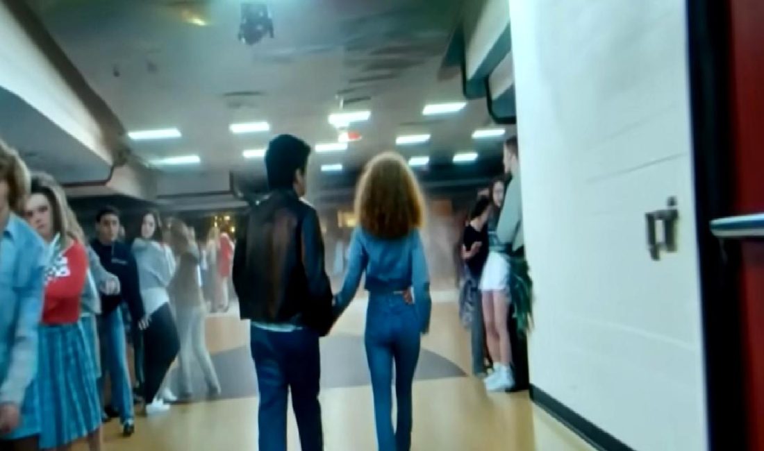 Washed Out, Yapay Zeka ile Müzik Videosu Oluşturdu Yapay zekanın müzik videolarını nasıl oluşturduğunu keşfedin. Washed Out'un yapay