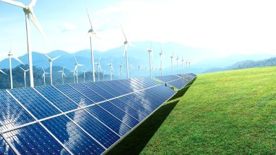 Yenilenebilir enerji sektöründe önde gelen firmaların ve uzmanların bir araya
