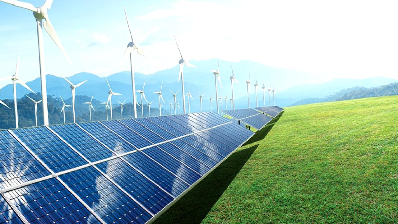 Yenilenebilir enerji sektöründe önde gelen firmaların ve uzmanların bir araya