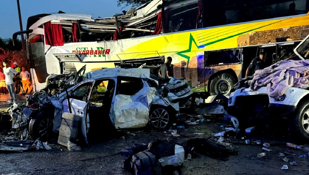 Yenice mevkisinde meydana gelen zincirleme trafik kazasında hayatını kaybeden 10