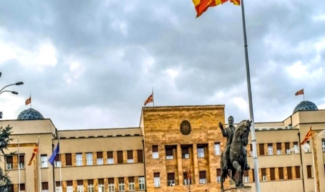 Yunanistan ile Kuzey Makedonya arasındaki diplomatik gerginlik hakkında detaylı bilgiler.