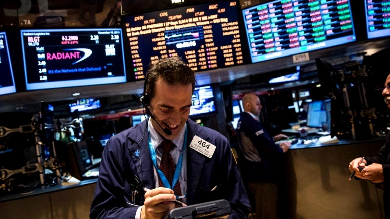 ABD borsalarındaki günlük değerlendirmeleri takip edin. Hisse senetleri, endeksler ve