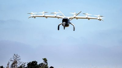 Archer Aviation, FAA onayını alarak hava taksilerinin geleceğine yön verdi.