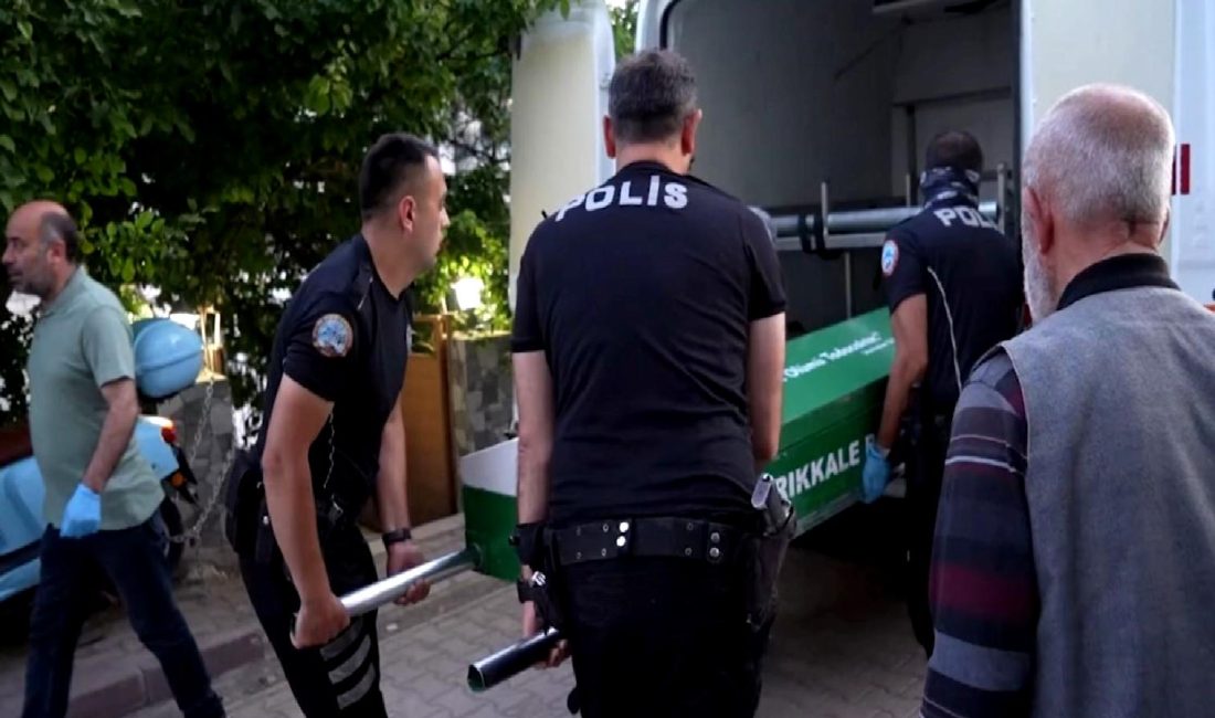 Bahçelievler Mahallesinde Cinayet: Gülistan Avcı Komşusu Tarafından Öldürüldü Bahçelievler Mahallesinde yaşanan korkunç cinayette, Gülistan Avcı, komşusu tarafından öldürüldü.