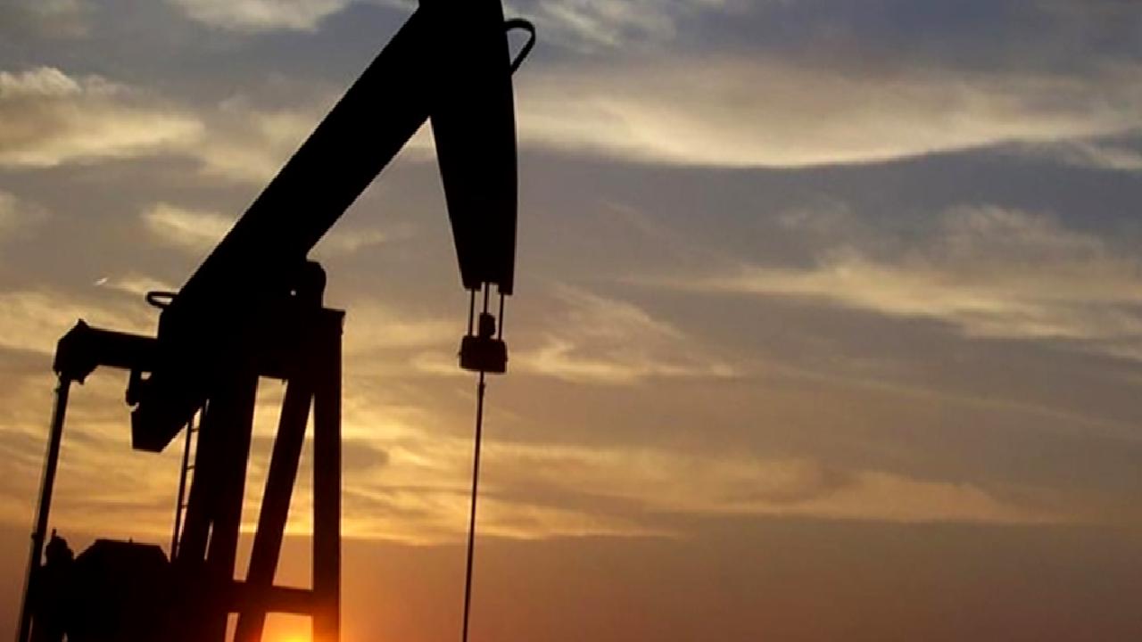 Brent petrol fiyatları son zamanlarda dalgalı bir seyir izliyor. Fiyatlardaki