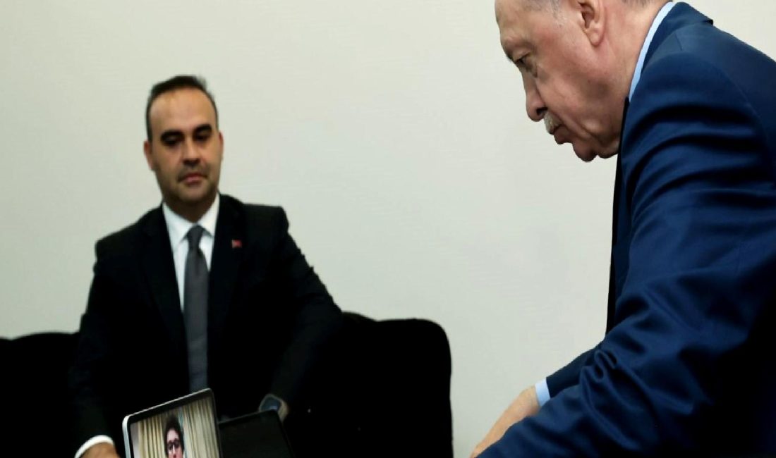 Cumhurbaşkanı Recep Tayyip Erdoğan, astronot Tuva Cihangir Atasever ile uzay