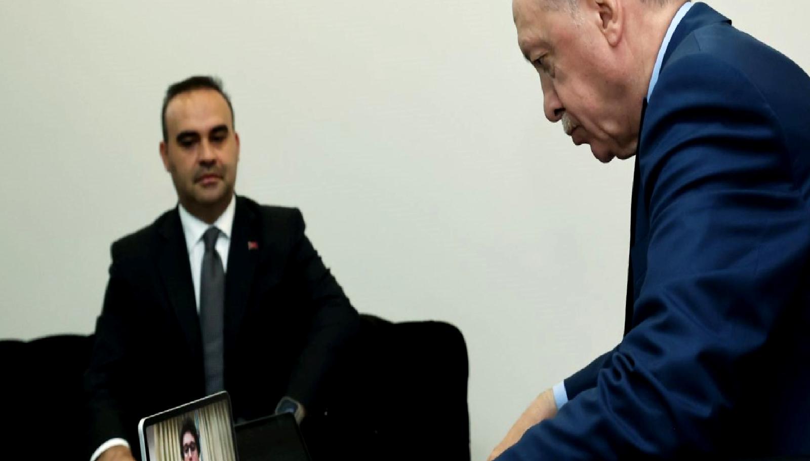 Cumhurbaşkanı Recep Tayyip Erdoğan, astronot Tuva Cihangir Atasever ile uzay