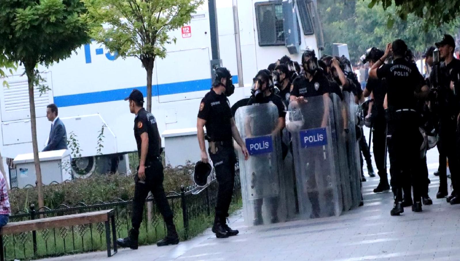 Doğu illerinde gösteri yürüyüşleri ve toplantılar 7 gün boyunca yasaklandı.