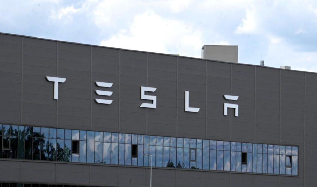 Elon Musk’ın Tesla ve Yapay Zeka Yatırımları Elon Musk'ın Tesla ve yapay zeka yatırımları hakkında en güncel