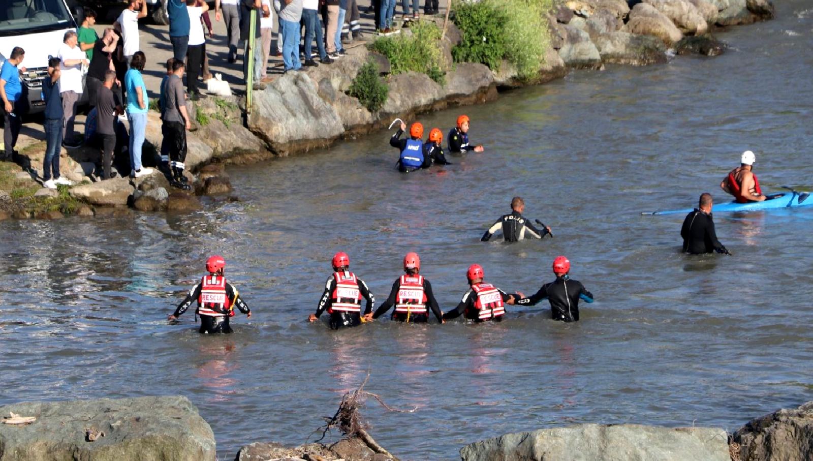 Trabzon'un Maçka ilçesinde bulunan Fırtına Deresi'nde meydana gelen bot kazasında