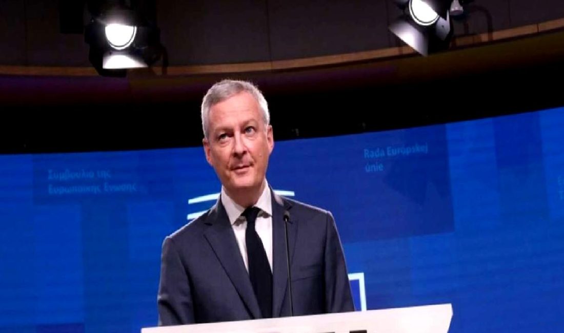 Fransa Maliye Bakanı Le Maire, aşırı sağcı lider Marine Le