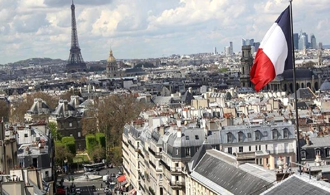 Fransa'da Cumhurbaşkanı Macron'un erken seçim kararının Fransa ve Avrupa siyasetine
