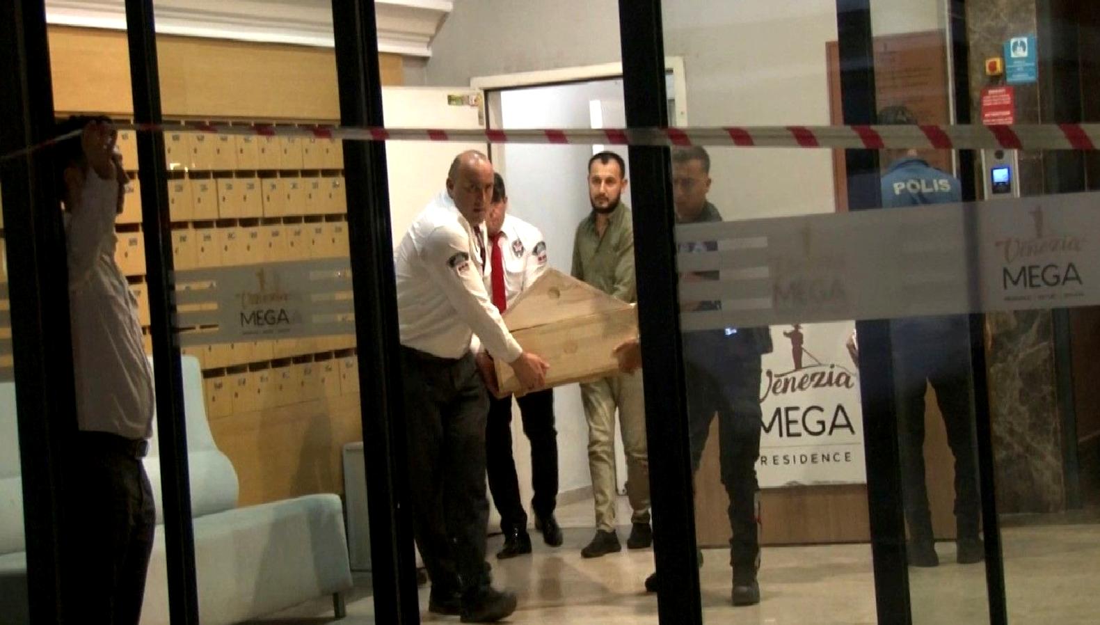 İstanbul Gaziosmanpaşa'da bir rezidansta meydana gelen asansör kazasında yaşlı bir