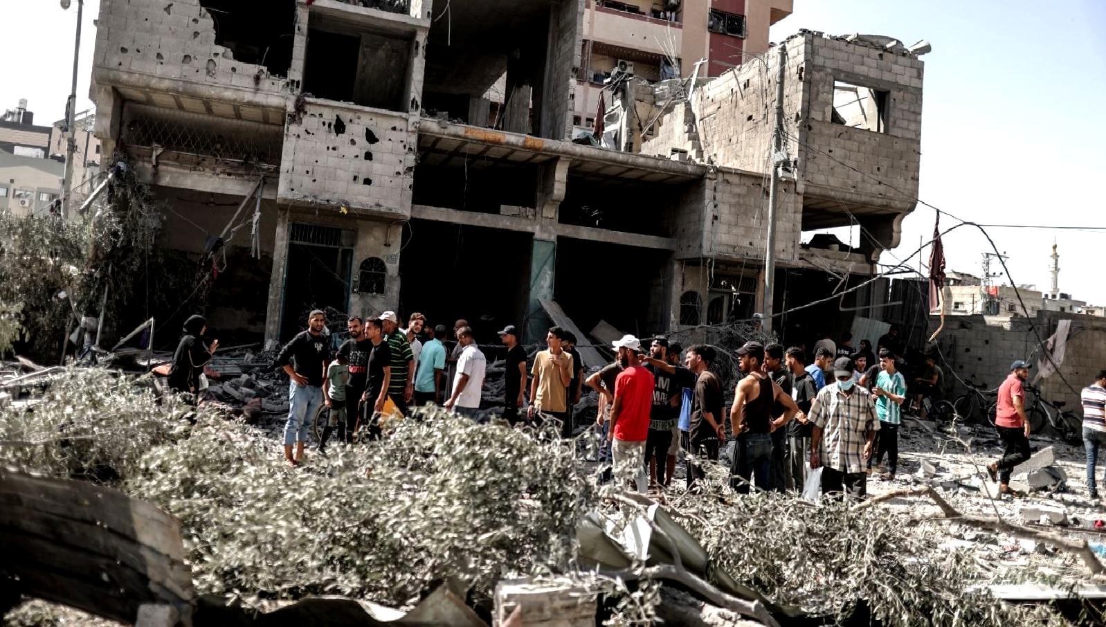 İsrail'in Gazze'deki sivil halka yönelik saldırıları acımasızca devam ediyor. Masum