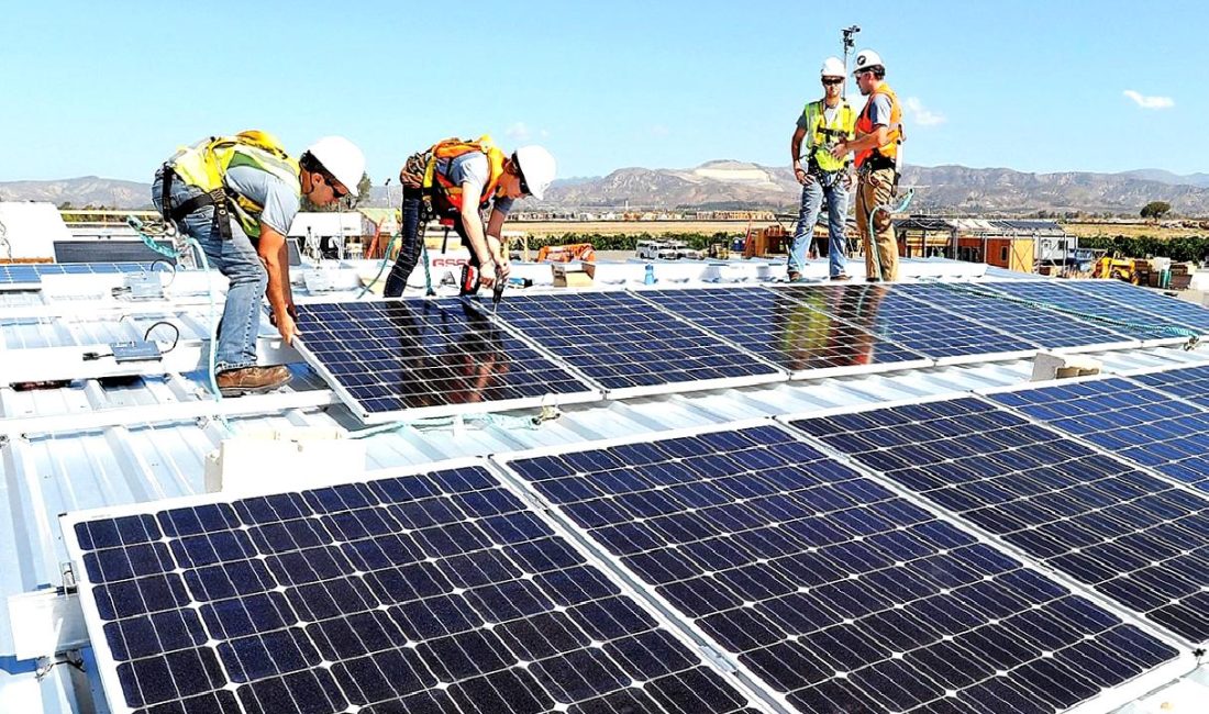 Güneş Enerjisi Sektöründe Aşırı Kapasite Sorunu Güneş enerjisi sektöründe aşırı kapasite sorunu, sektörde yaşanan fazla üretim
