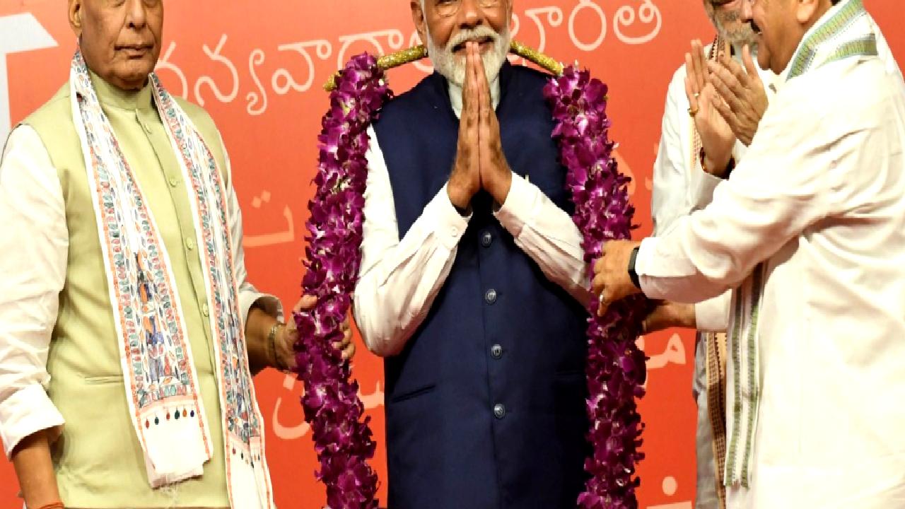 Hindistan'da gerçekleşen genel seçimlerin sonuçları ve parti performansı ile ilgili