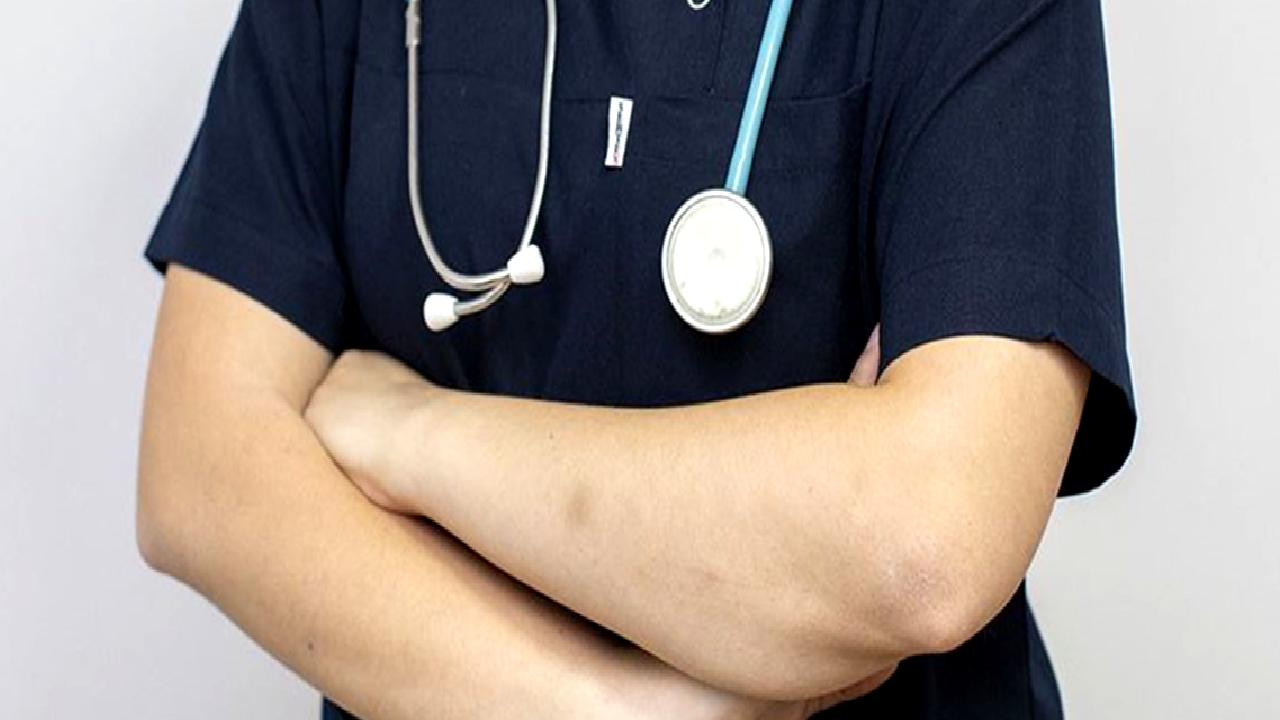 İmza töreninde bir araya gelen kişiler, işbirliği ve projenin başlangıcını