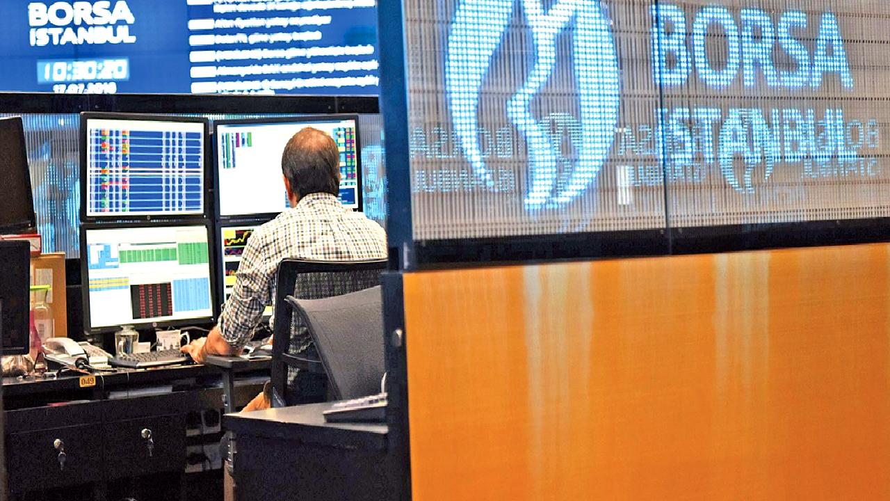 İnfo Yatırım'ın sunduğu yapay zekâ destekli yatırım uygulaması ile kolayca