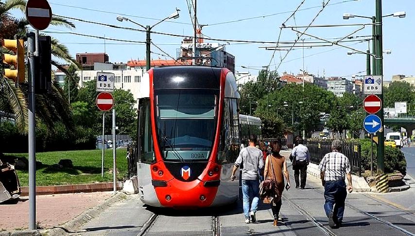 İstanbul Büyükşehir Belediyesi Meclisi'nin toplantısında Üsküdar-Kadıköy-Maltepe Tramvay Hattı Projesi ele
