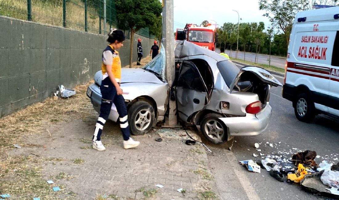 İzmit'te meydana gelen trafik kazasında bir kişi hayatını kaybetti, bir