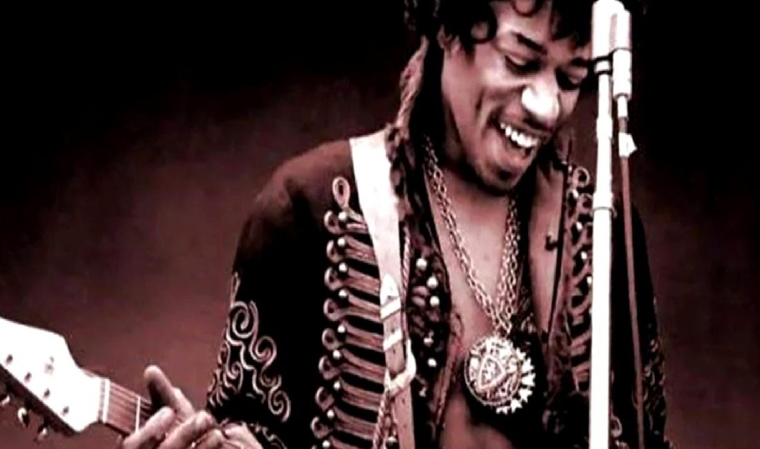 Jimi Hendrix’in İmzalı Defteri Açık Artırmada Satıldı Rock efsanesi Jimi Hendrix'e ait imzalı defter açık artırmada yeni
