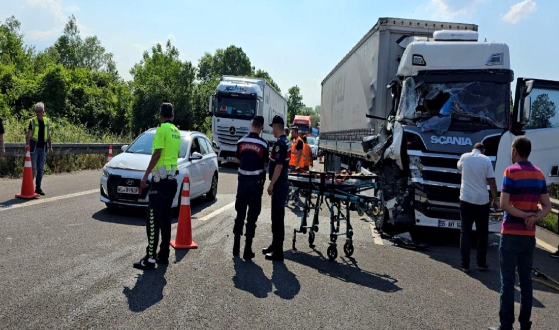 Kaza Sonucu Aile Hastaneye Kaldırıldı Kaza sonucu aile hastaneye kaldırıldı. Acil serviste tedavi görmekte olan