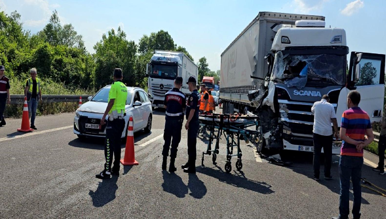 Kaza sonucu aile hastaneye kaldırıldı. Acil serviste tedavi görmekte olan