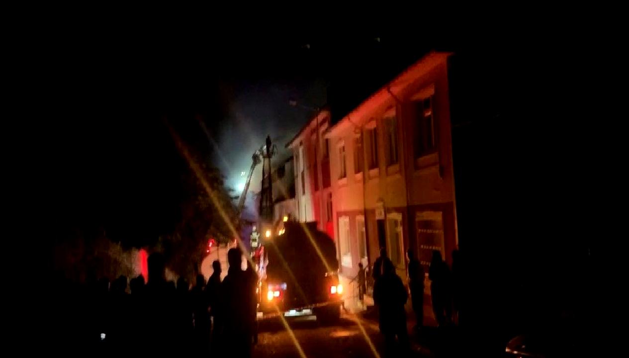 Kırklareli Vize'de meydana gelen apartman yangınında itfaiyenin başarılı müdahalesi ile