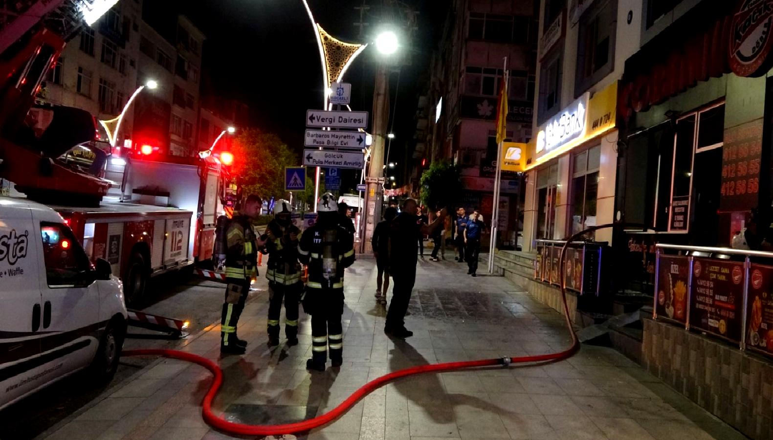 Kocaeli'de yangın çıkan iş yerinde maddi hasar meydana geldi. Olayla