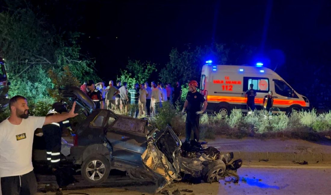 Korkunç kaza anı! Beton mikseri, otomobili biçiyor. Olay yerine hızlı