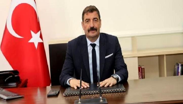 Kula Belediye Başkanı Hikmet Dönmez İle Firma Yetkilileri Arasında Olay Kula Belediye Başkanı Hikmet Dönmez ile firma yetkilileri arasında yaşanan