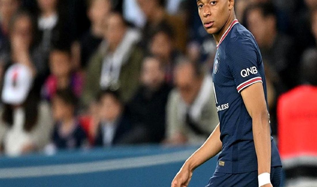 Fransız futbol yıldızı Mbappe, genç futbolculara ülke için kritik anları