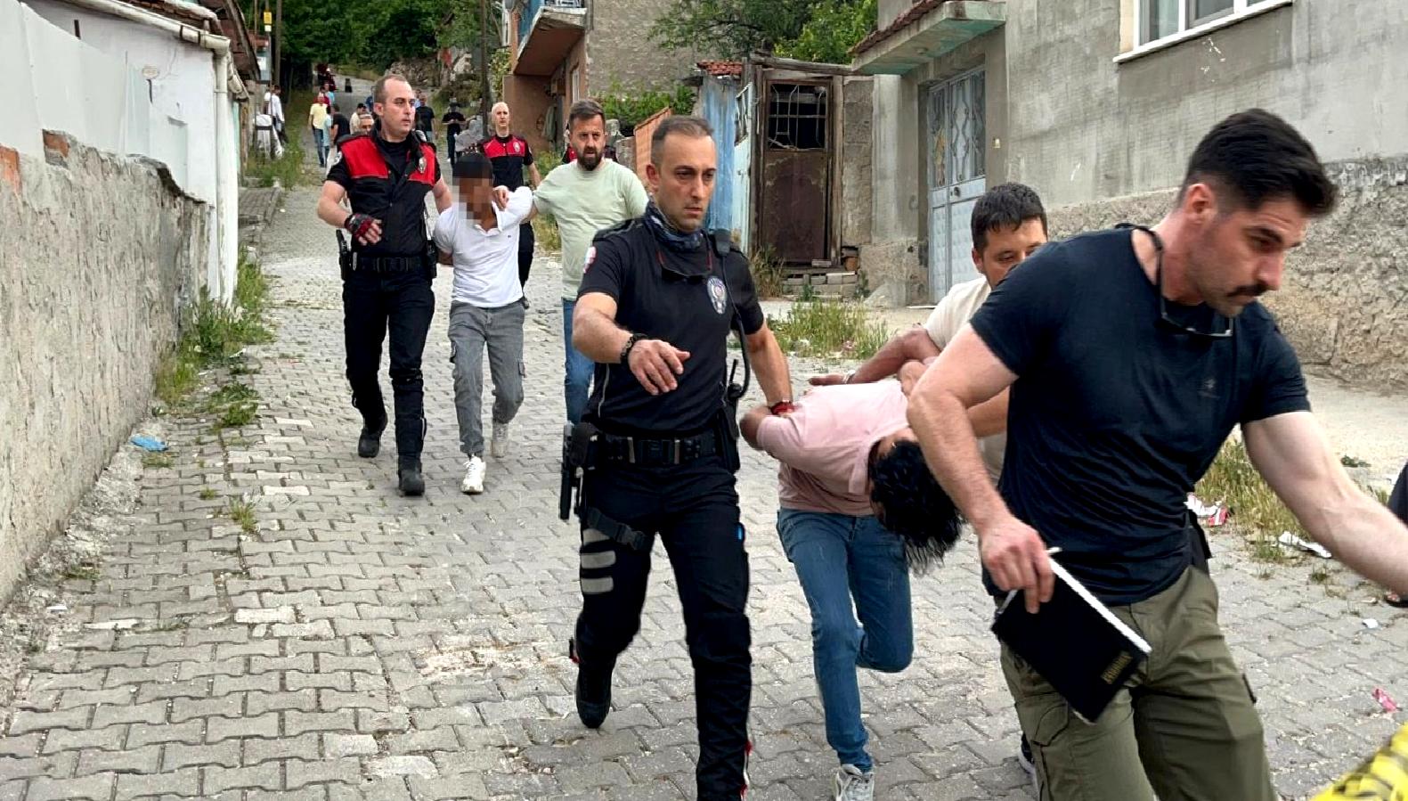 Huzur Mahallesi, beklenmedik bir kavganın etkisi altında! Olaylar, mahalle sakinlerini