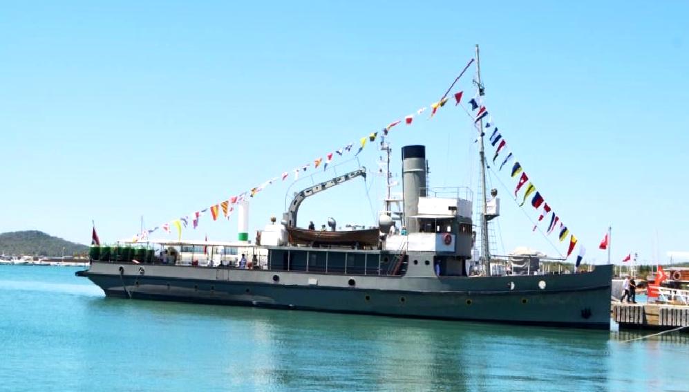 TCG Nusret Gemisi, Ayvalık Limanı'nda ziyaretçilerini ağırlamaya başladı. Osmanlı Deniz