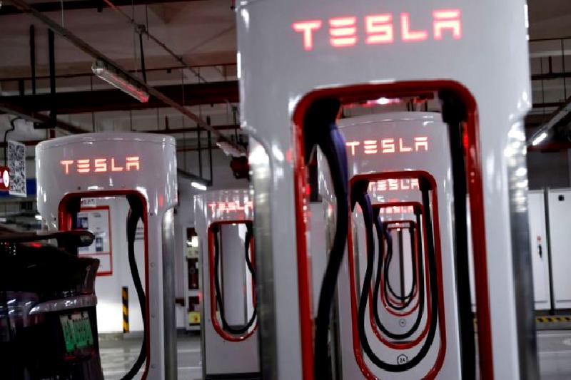 Vanguard’ın Tesla’daki Rolü ve Musk’ın Ücret Paketi Vanguard, Tesla'da hisse sahibi olmanın yanı sıra CEO Elon Musk'ın
