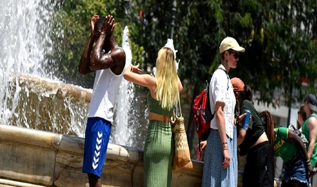 Yunanistan'da sıcak hava uyarısı! Tatilciler dikkat! Yüksek sıcaklıklara karşı önlem