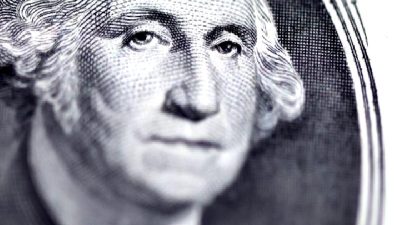 Yurt içi yerleşiklerin döviz mevduatında yaşanan düşüşü ve etkilerini incelediğimiz