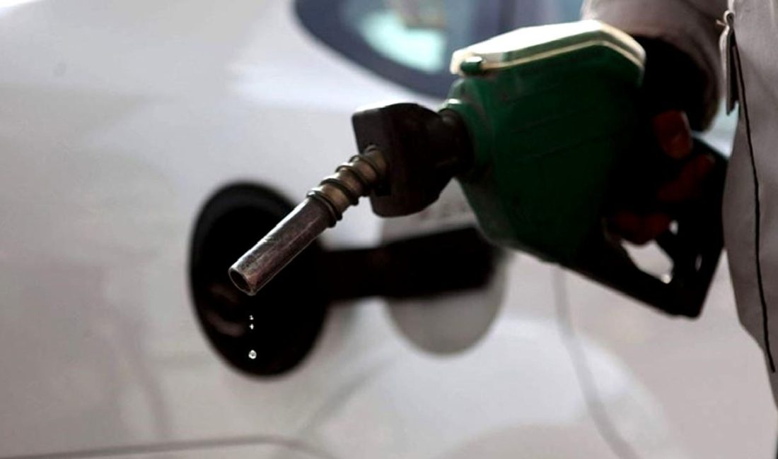 Akaryakıt Fiyatları İstanbul, Ankara ve İzmir İstanbul, Ankara ve İzmir'deki güncel akaryakıt fiyatlarına hızlıca göz atın.