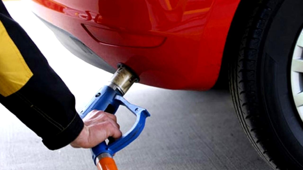 Akaryakıt fiyatlarına zam yapılacak haberini buradan öğrenebilirsiniz. Enerji sektöründeki güncel