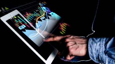 Altcoin yatırımcıları için hedeflerine ulaşmayı amaçlayan etkili stratejileri keşfedin. Kripto