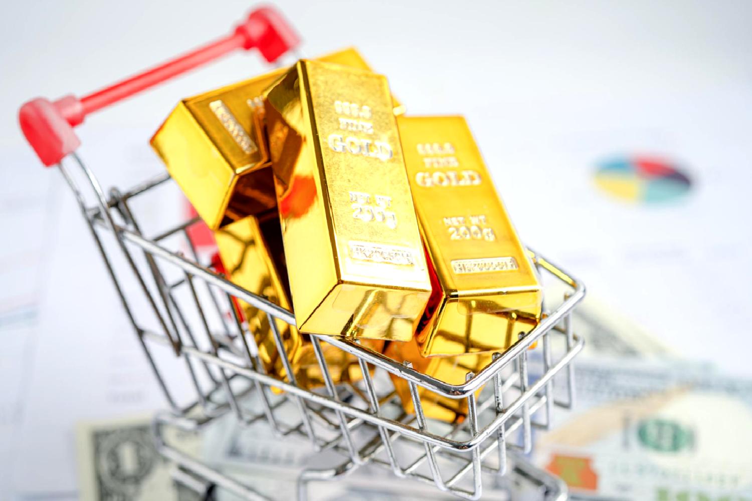 Altın piyasasında son durum ve bekleyen gelişmeler hakkında güncel analiz.