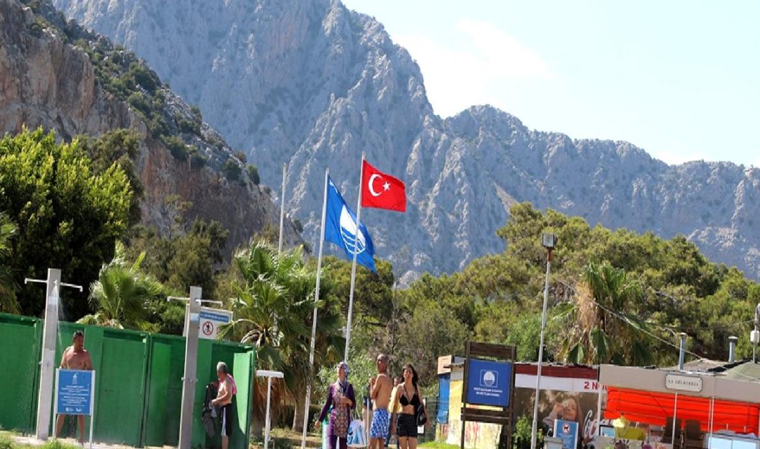 Antalya’dan Mavi Bayrak Başarısı Devam Ediyor Antalya'nın temiz plajları ve sürdürülebilir çevre politikaları sayesinde mavi bayrak