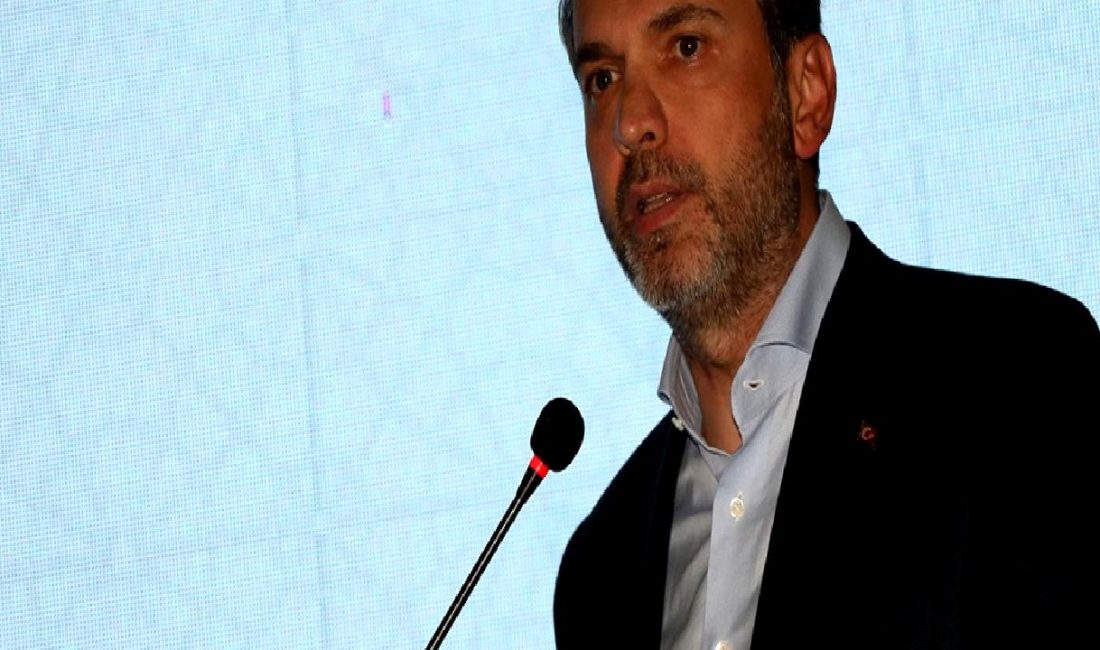 Bakan Alparslan Bayraktar, Rize'de düzenlenen enerji toplantısına katılarak sektördeki gelişmeleri