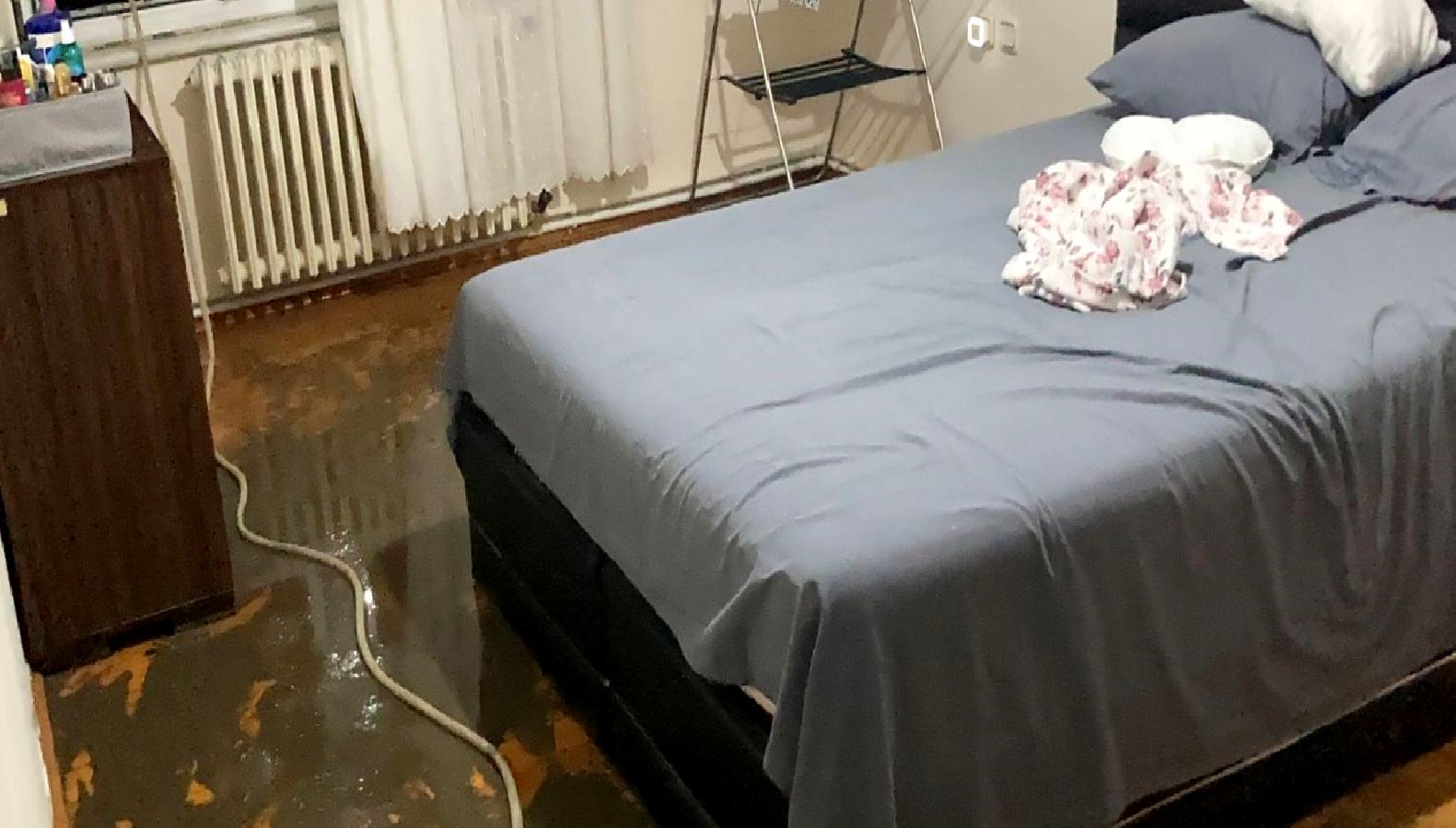 Burdur İtfaiyesi, son yağışların ardından 36 ev ve iş yerine