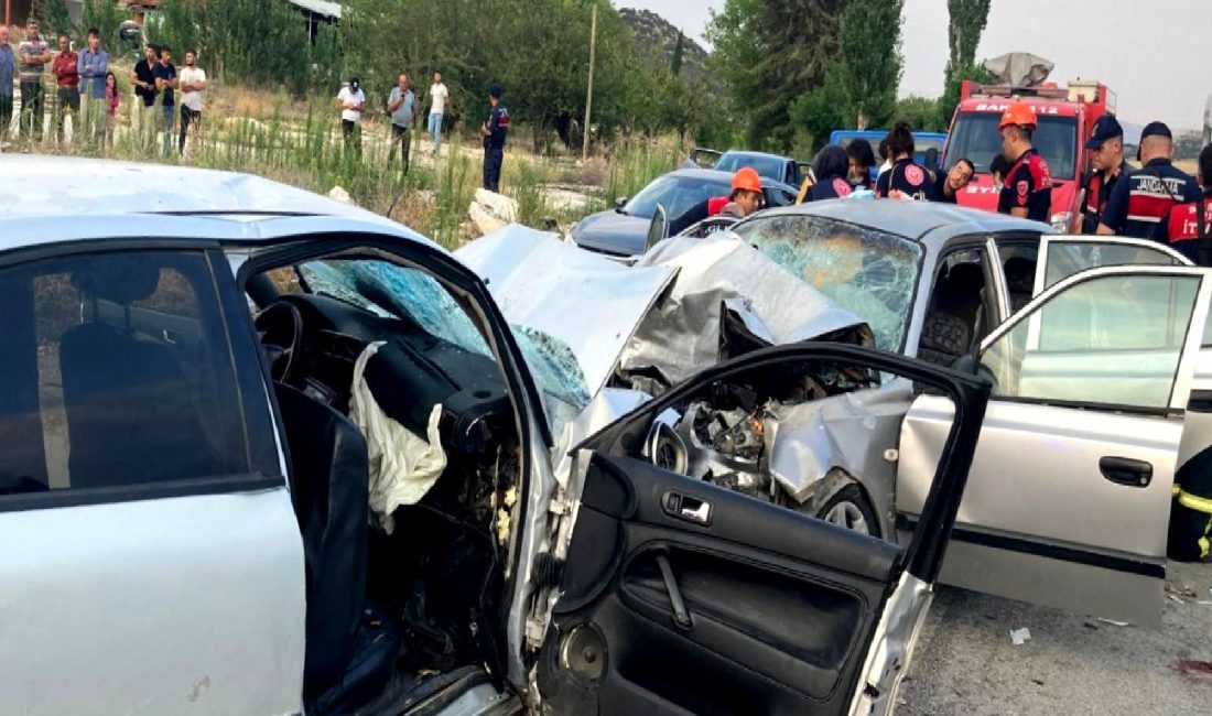 Burdur-Yeşilova yolunda meydana gelen kazada 1 kişi hayatını kaybederken, 9