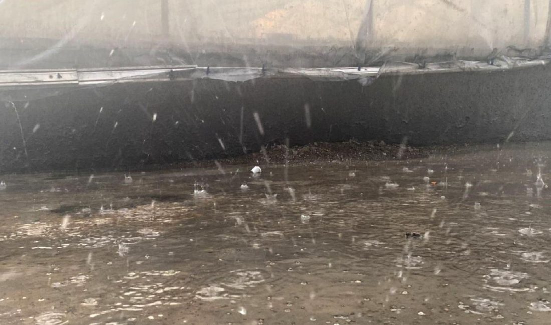 Çankırı’da Kuvvetli Sağanak Yağış ve Fırtına Etkili Oldu Çankırı'da kuvvetli sağanak yağış ve fırtına etkili oldu. Hava durumu