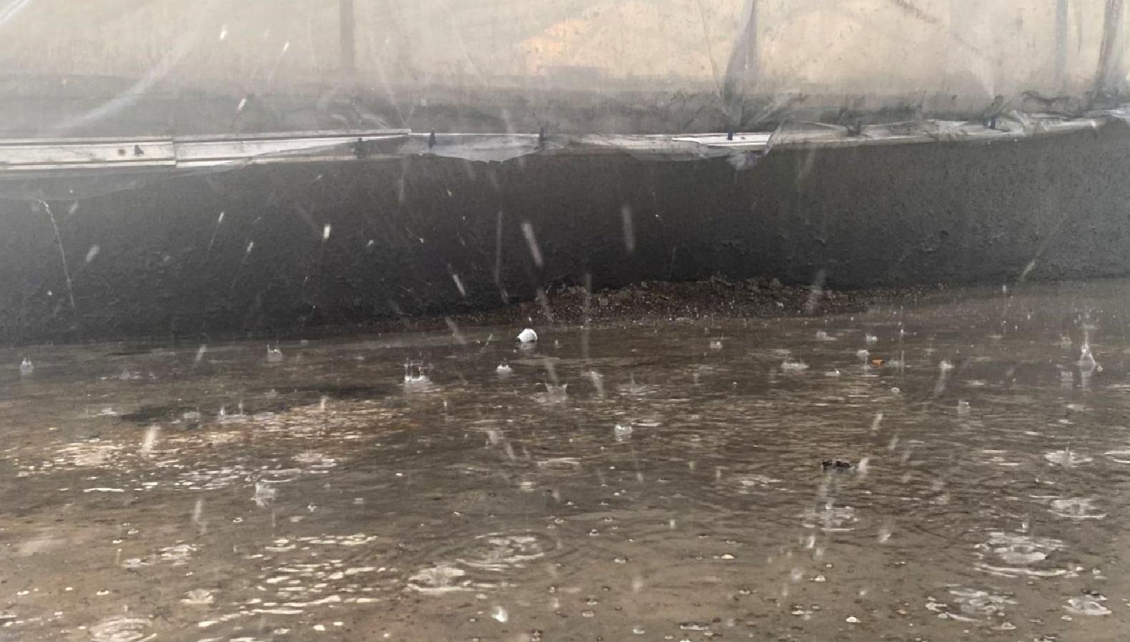 Çankırı'da kuvvetli sağanak yağış ve fırtına etkili oldu. Hava durumu