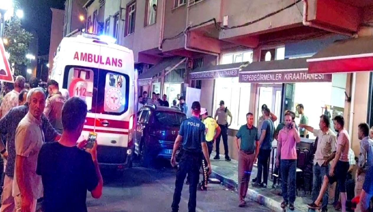 Çınarlı Mahallesi'nde kahve önünde meydana gelen korkunç kaza sonucu 11
