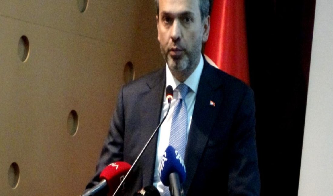 Enerji ve Tabii Kaynaklar Bakanı Alparslan Bayraktar Trabzon’u Ziyaret Etti Enerji ve Tabii Kaynaklar Bakanı Alparslan Bayraktar, Trabzon'u ziyaret ederek