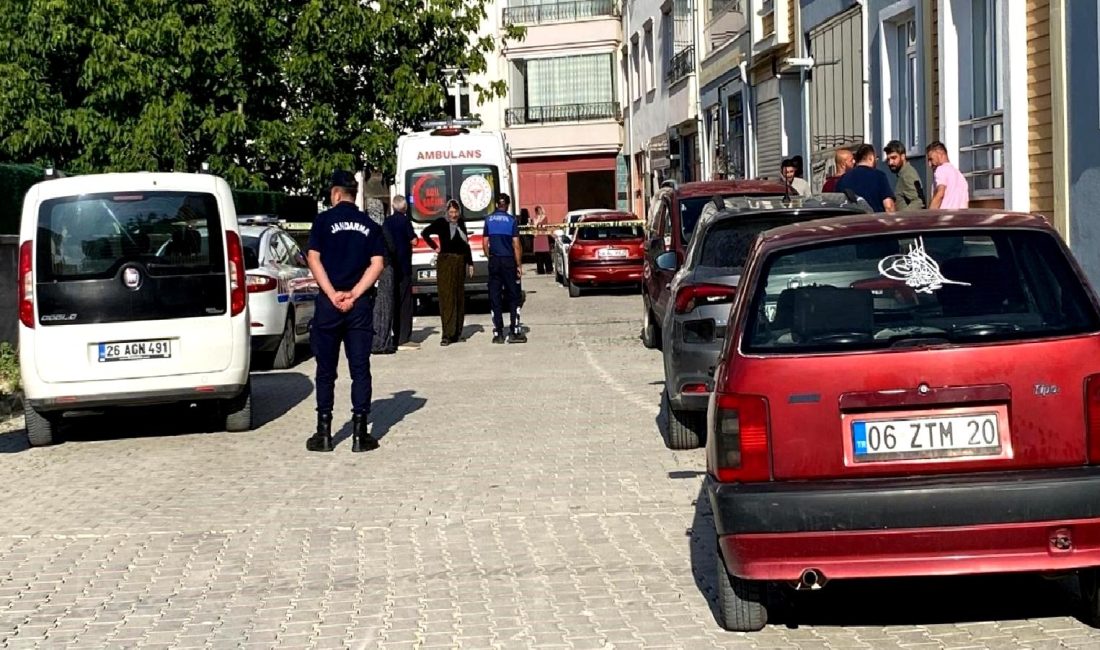 Ev Yangınında Hayatını Kaybeden Aile Üyeleri Ev yangınında hayatını kaybeden aile üyeleriyle ilgili hüzünlü hikayeler ve